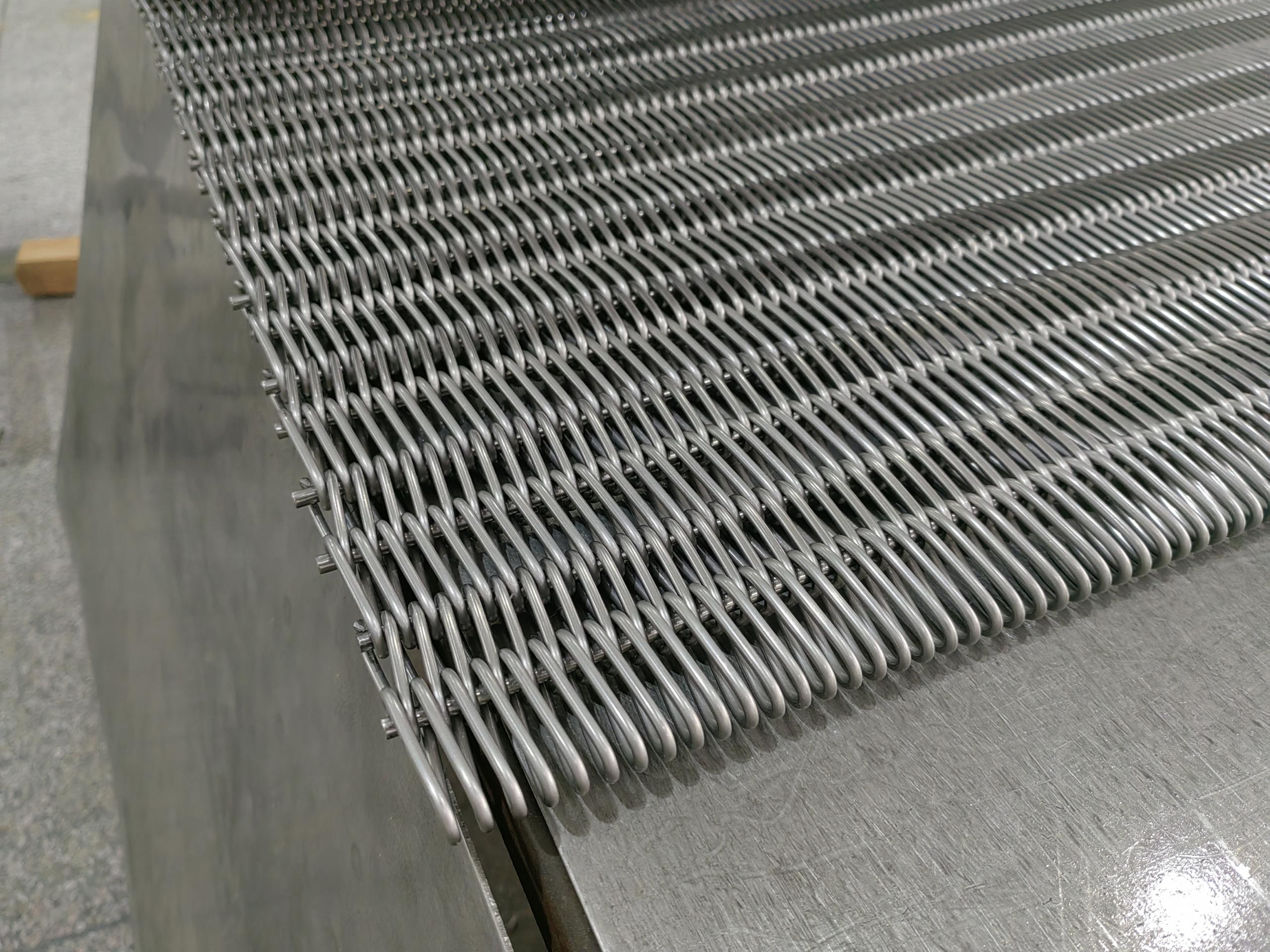 燒結(jié)爐金屬網(wǎng)帶結(jié)構(gòu)設(shè)計(jì)藏玄機(jī)，關(guān)西金屬細(xì)節(jié)拉滿保穩(wěn)定